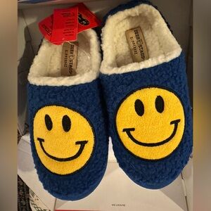 Deer Stags Blue Smiley Face Slippers (Men 7/Women 9) NWT